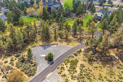 View/Area - 63557 Overtree Rd, Bend, OR 97701 photo 5 of 10