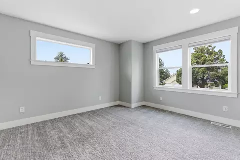 Bedroom - 63557 Overtree Rd, Bend, OR 97701 photo 10 of 10