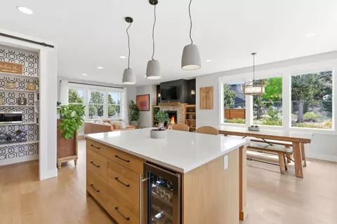 Kitchen - 63557 Overtree Rd, Bend, OR 97701 photo 9 of 10