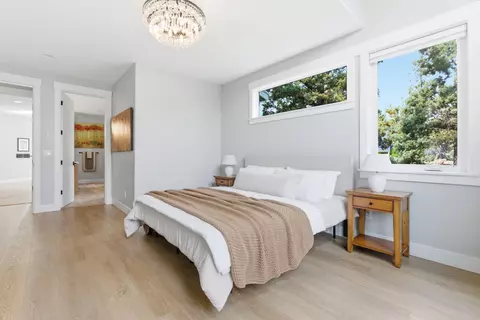 Bedroom - 63557 Overtree Rd, Bend, OR 97701 photo 3 of 10