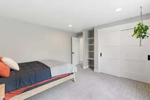 Bedroom - 63557 Overtree Rd, Bend, OR 97701 photo 6 of 10