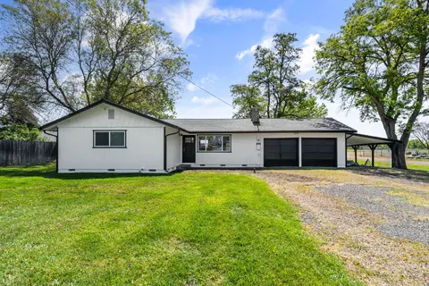 2594 Lotus Ln, Central Point, OR 97502