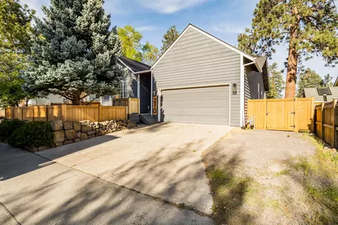 210 NE Alpenview Ln, Bend, OR 97701
