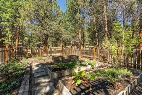 63379 Silverado Dr, Bend, OR 97703 photo 56