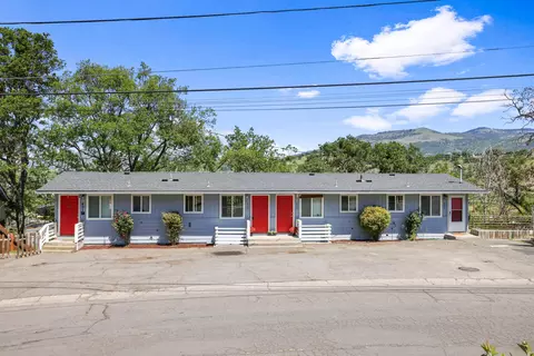 431 Elm St, Phoenix, OR 97535