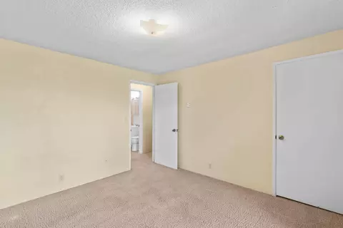 Bedroom - 431 Elm St, Phoenix, OR 97535 photo 2 of 4