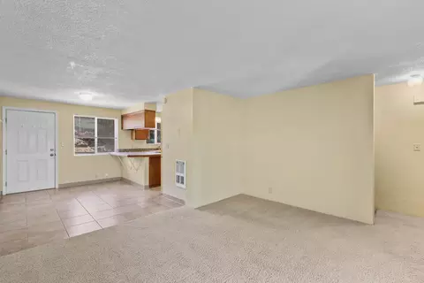 Living - 431 Elm St, Phoenix, OR 97535 photo 1 of 2