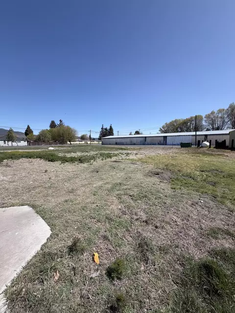 135 N Washington St, Merrill, OR 97633 photo 2