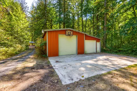 Exterior - 58200 E Marmot Rd, Sandy, OR 97055 photo 7 of 8
