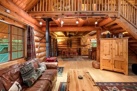 Living - 58200 E Marmot Rd, Sandy, OR 97055 photo 7 of 8