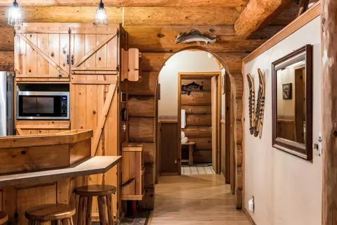 Entry Way - 58200 E Marmot Rd, Sandy, OR 97055 photo 1 of 3