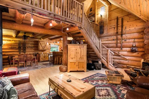 Living - 58200 E Marmot Rd, Sandy, OR 97055 photo 8 of 8