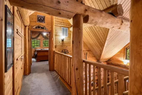 Entry Way - 58200 E Marmot Rd, Sandy, OR 97055 photo 3 of 3
