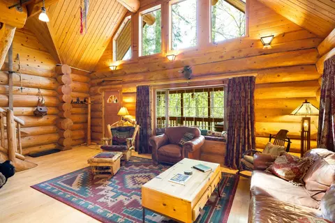 Living - 58200 E Marmot Rd, Sandy, OR 97055 photo 1 of 8