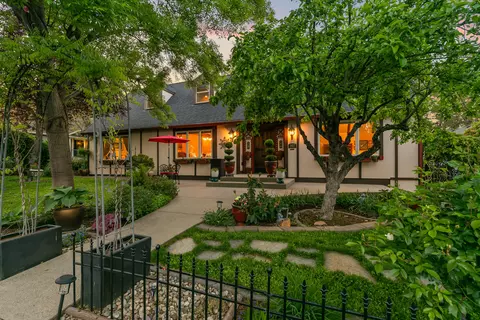 1417 Scott St, Medford, OR 97504