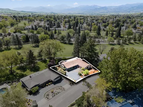 157 Littrell Dr, Medford, OR 97504