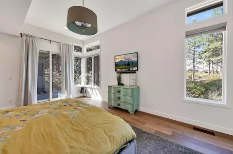 Bedroom - 61422 Meeks Trl, Bend, OR 97702 photo 2 of 4