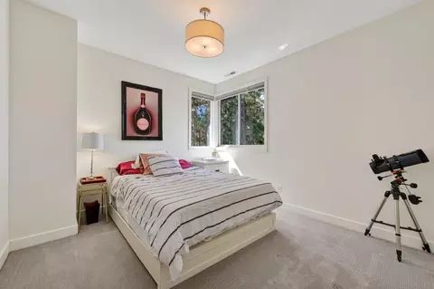 Bedroom - 61422 Meeks Trl, Bend, OR 97702 photo 3 of 4