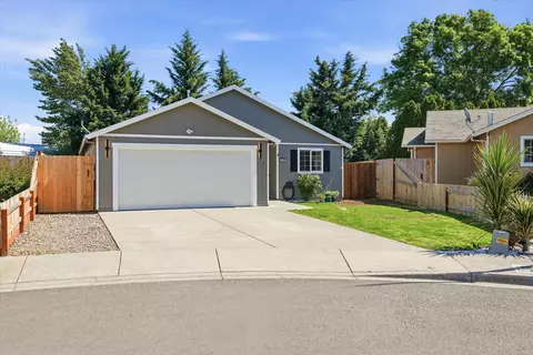 108 Horton Cir, Medford, OR 97501