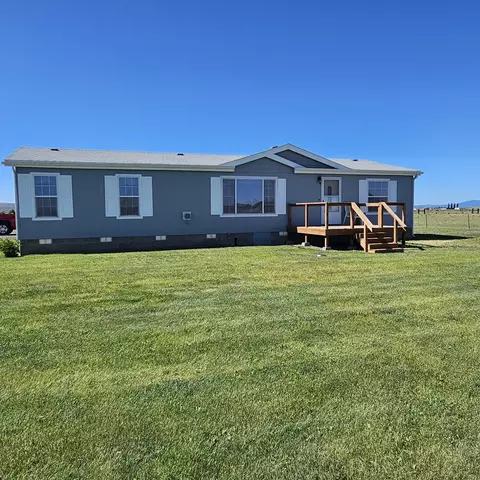 87800 Christmas Valley Hwy, Christmas Valley, OR 97641