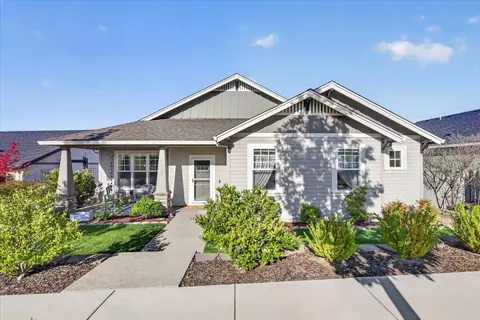1112 Stanford Ave, Medford, OR 97504