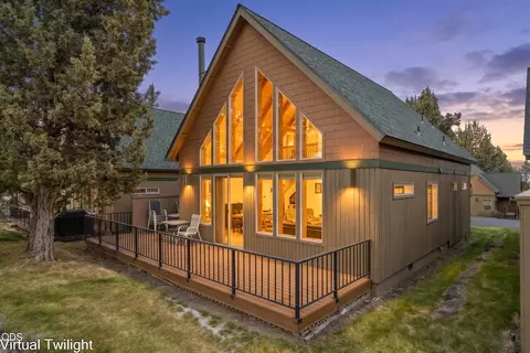 1643 Prairie Falcon Dr, Redmond, OR 97756