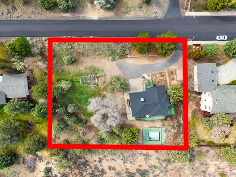 3244 SW 34th St, Redmond, OR 97756