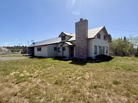 950 E B St, Madras, OR 97741