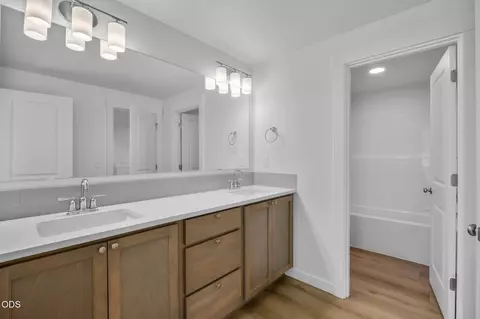 Bath - 21499 Oconnor Way, Bend, OR 97701 photo 1 of 1