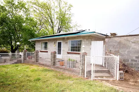 733 SE Turner St, Madras, OR 97741