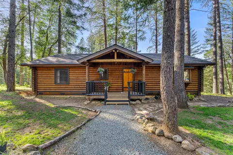 1201 Reeves Creek Rd, Selma, OR 97538