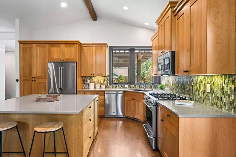 Kitchen - 2294 NW High Lakes Loop, Bend, OR 97703 photo 3 of 3