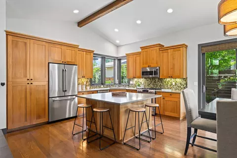 Kitchen - 2294 NW High Lakes Loop, Bend, OR 97703 photo 2 of 3