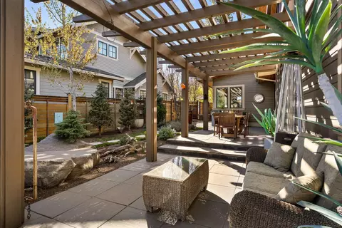 Exterior - 2294 NW High Lakes Loop, Bend, OR 97703 photo 9 of 11