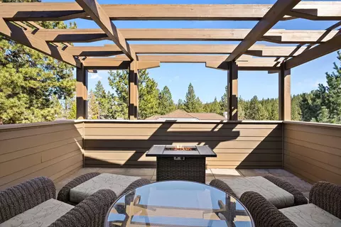 Exterior - 2294 NW High Lakes Loop, Bend, OR 97703 photo 6 of 11