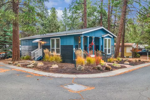 61040 S Queens Dr #18, Bend, OR 97702