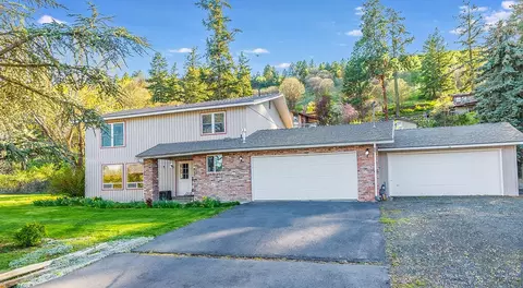 2318 Marina Dr, Klamath Falls, OR 97601