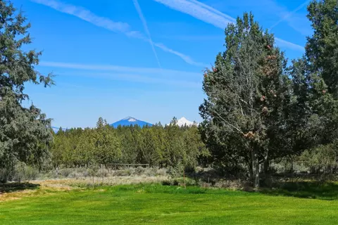 Exterior - 66488 Sisemore Rd, Bend, OR 97703 photo 17 of 19