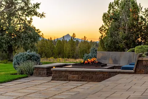 Exterior - 66488 Sisemore Rd, Bend, OR 97703 photo 3 of 19