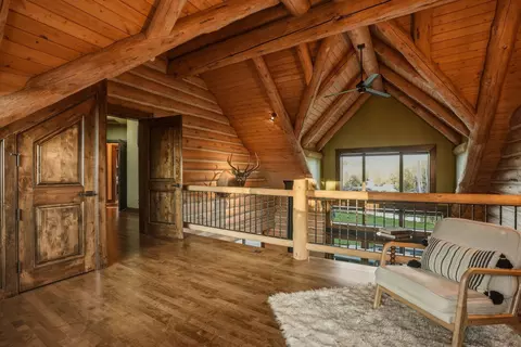 Entry Way - 66488 Sisemore Rd, Bend, OR 97703 photo 3 of 3