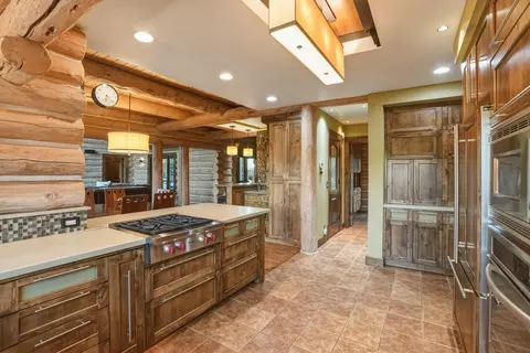 Kitchen - 66488 Sisemore Rd, Bend, OR 97703 photo 5 of 8