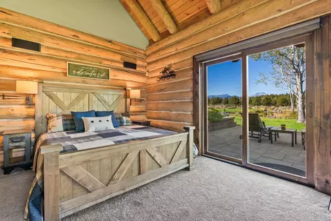 Bedroom - 66488 Sisemore Rd, Bend, OR 97703 photo 2 of 12