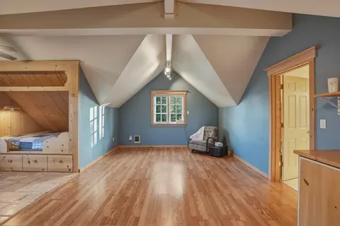Bedroom - 66488 Sisemore Rd, Bend, OR 97703 photo 8 of 12