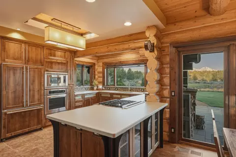 Kitchen - 66488 Sisemore Rd, Bend, OR 97703 photo 2 of 8