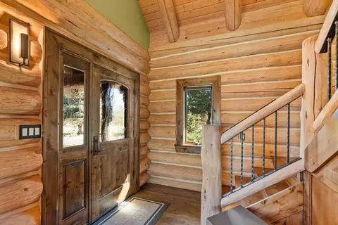 Entry Way - 66488 Sisemore Rd, Bend, OR 97703 photo 1 of 3