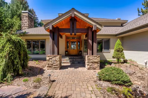 60350 Arnold Market Rd, Bend, OR 97702
