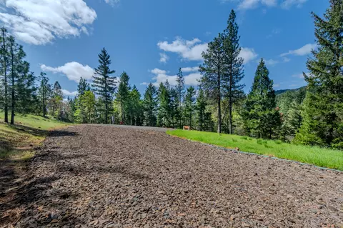 23112 Evans Creek Rd, Central Point, OR 97502