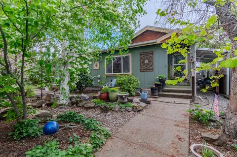 110 W 5th St, Phoenix, OR 97535