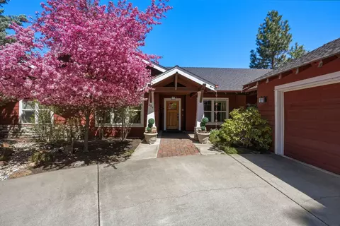 2964 NW Fairway Heights Dr, Bend, OR 97703