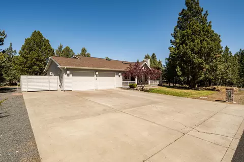 892 NW Chelsea Loop, Bend, OR 97703 photo 3